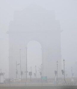 Delhi hit by severe fog, travel delays multiply