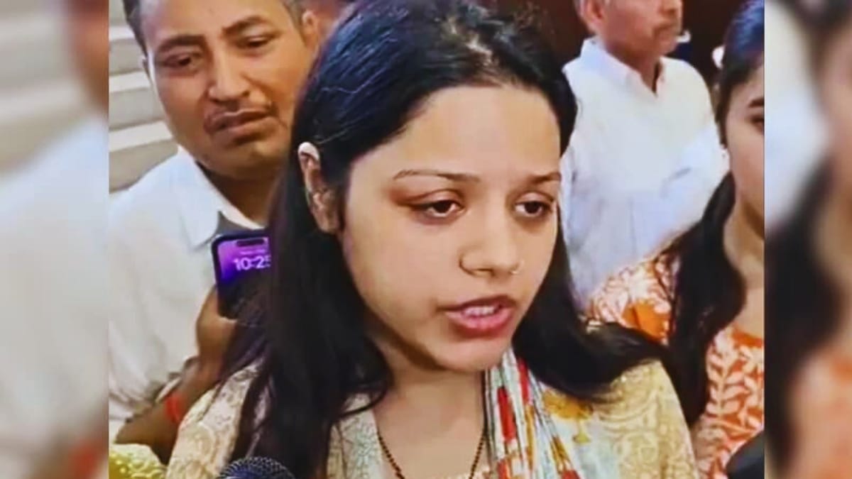 Widow of Navy Officer Killed in Pahalgam Attack Calls for Peace and Unity