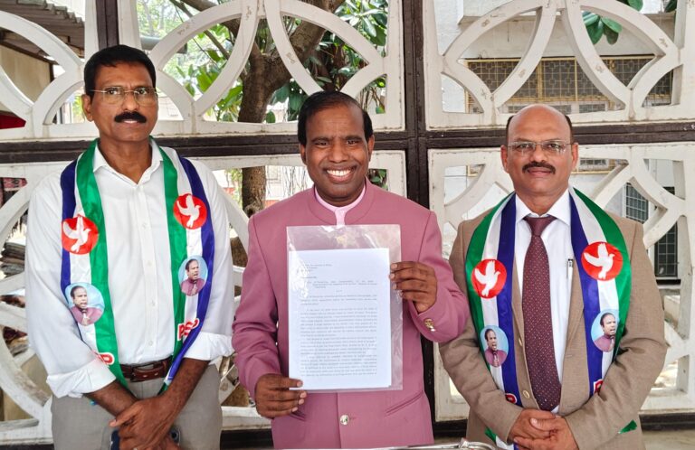Former Andhra Additional SP Theophilus Monty Joins Praja Shanti Party, Says India Needs Honest Leadership