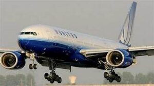 United Airlines Flight Returns to Dulles After Critical Engine Malfunction