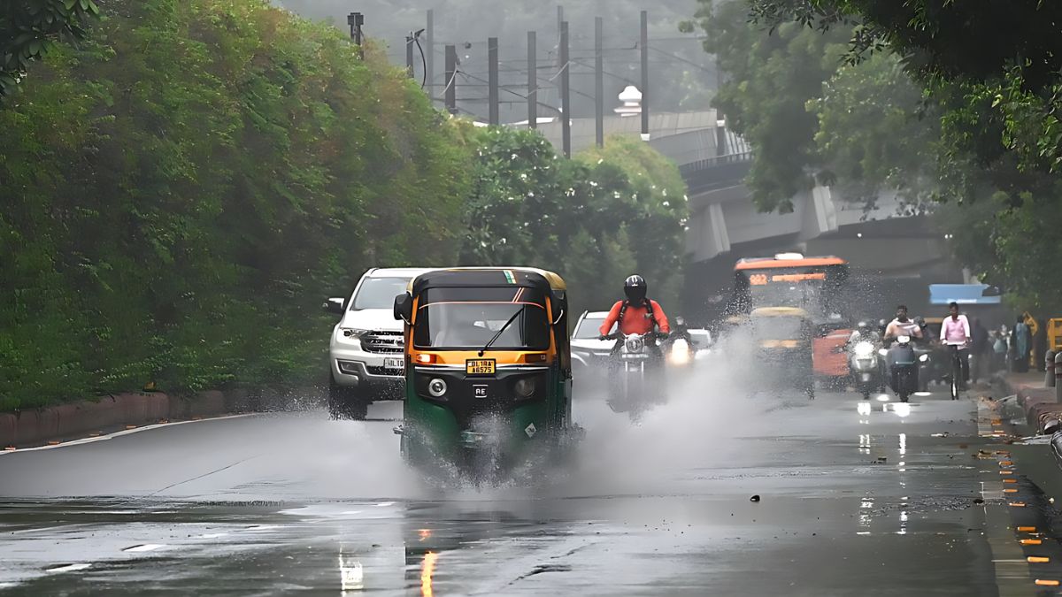 IMD Issues Red Alert for Heavy Rain in Delhi and Gurugram