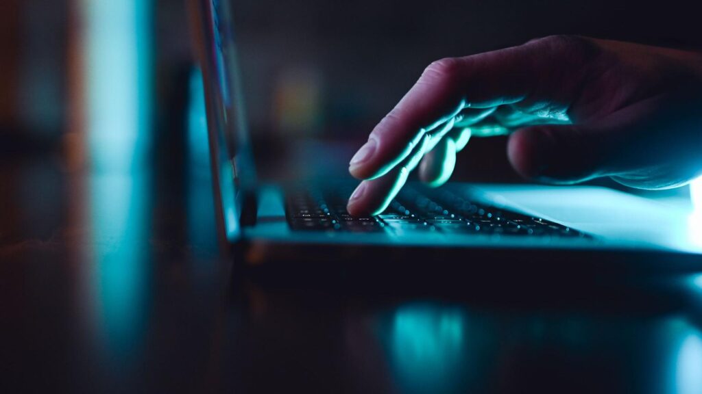 UK. BANNED: Possession and Publication of Strangulation Porn is Now a Crime