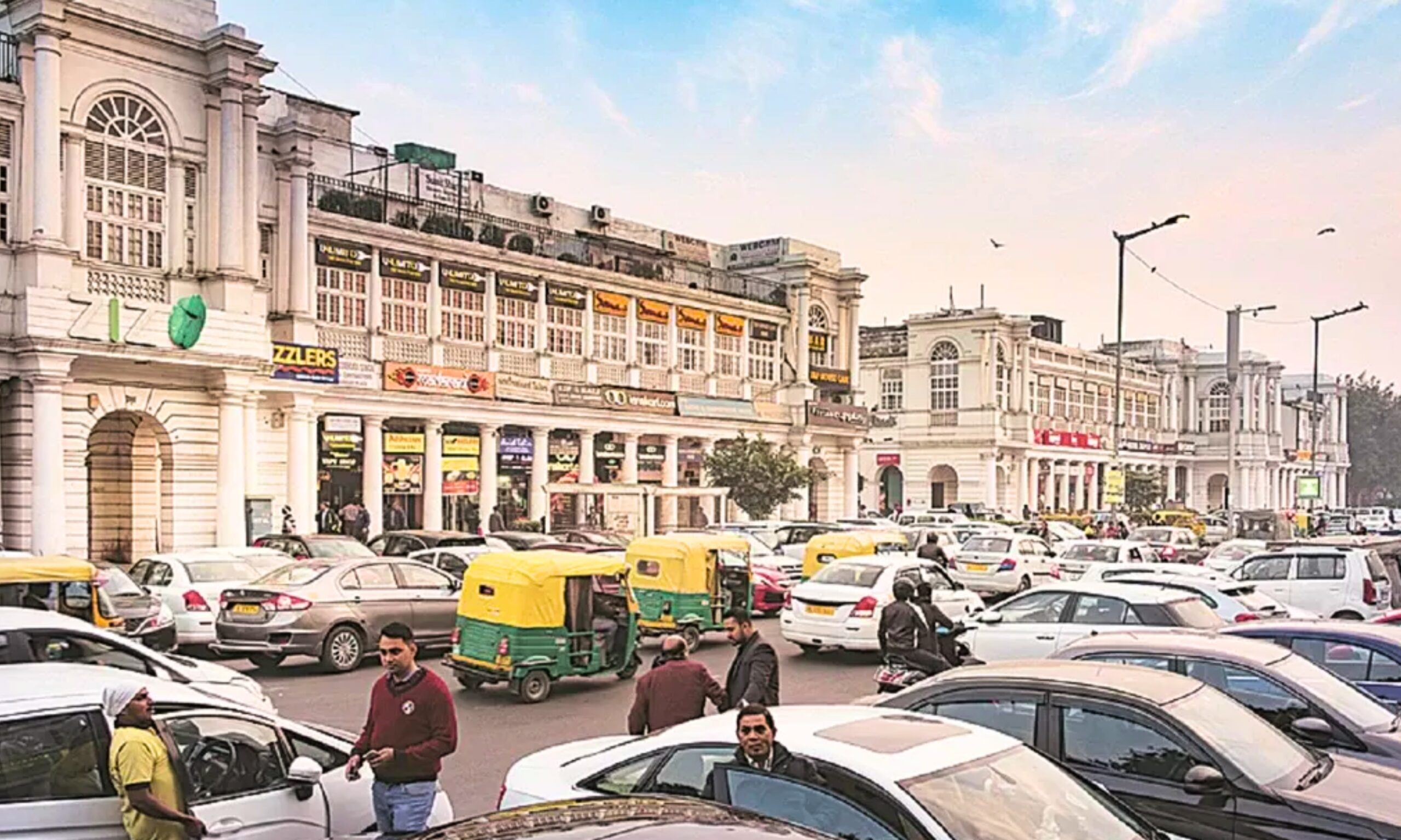 Delhi Police Issues NYE 2026 Traffic Advisory: Connaught Place Closed, Citywide Diversions, and Gig Strike Could Worsen Chaos
