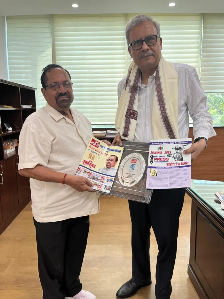CIC Commissioner and Senior Journalist Ashutosh Chaturvedi Applauded for Fearless Journalism and Ethical Values