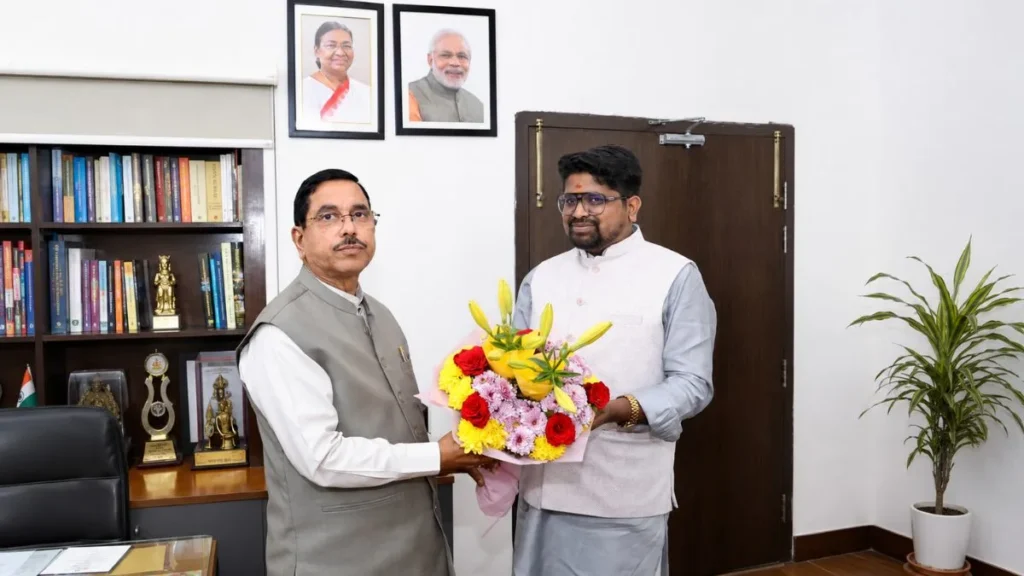 Dr. Bhargav Mallappa Congratulates Shri Prahlad Joshi on His Appointment as Union Education Minister