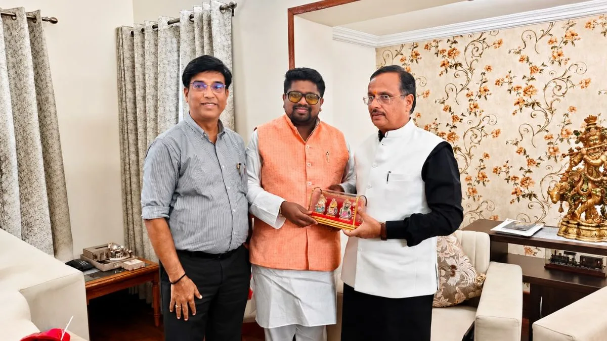 Dr. Bhargav Mallappa Meets Rajya Sabha MP Dr. Dinesh Sharma to Discuss Nation-Building, Public Welfare, and Social Development