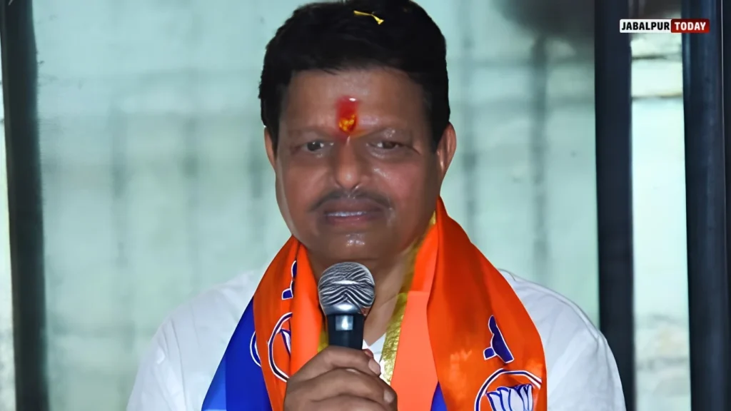 Shiv Sena Corporator Ramesh Sukrya Mhatre Surrenders After Arrest over Assault on Doctors at Dombivli Hospital