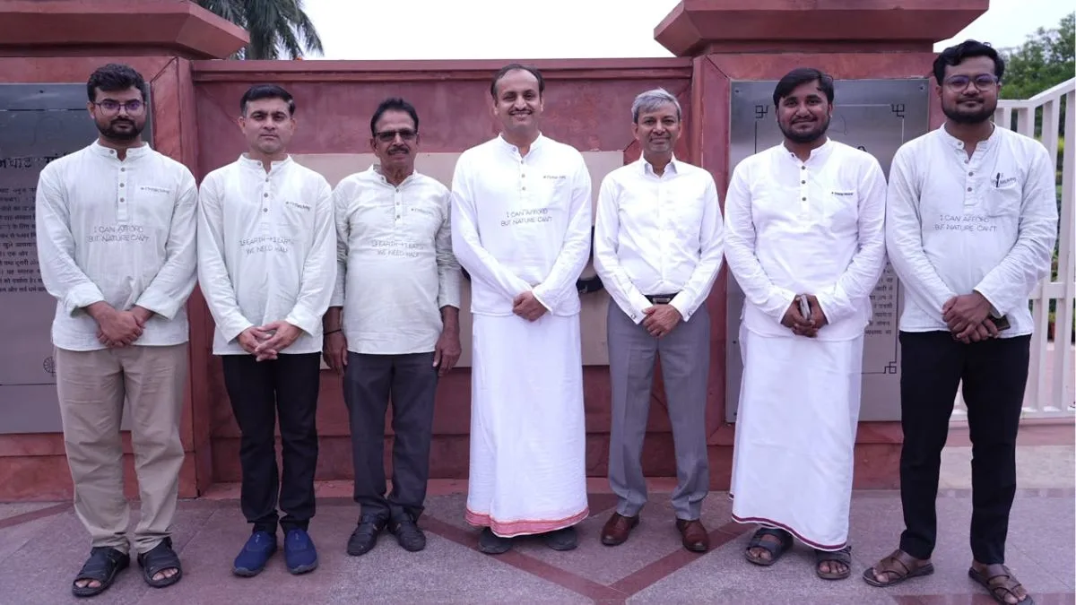 100-Day Climate Satyagraha Yatra Concludes at Rajghat, Prof. Chetan Solanki Calls for Responsible Consumption