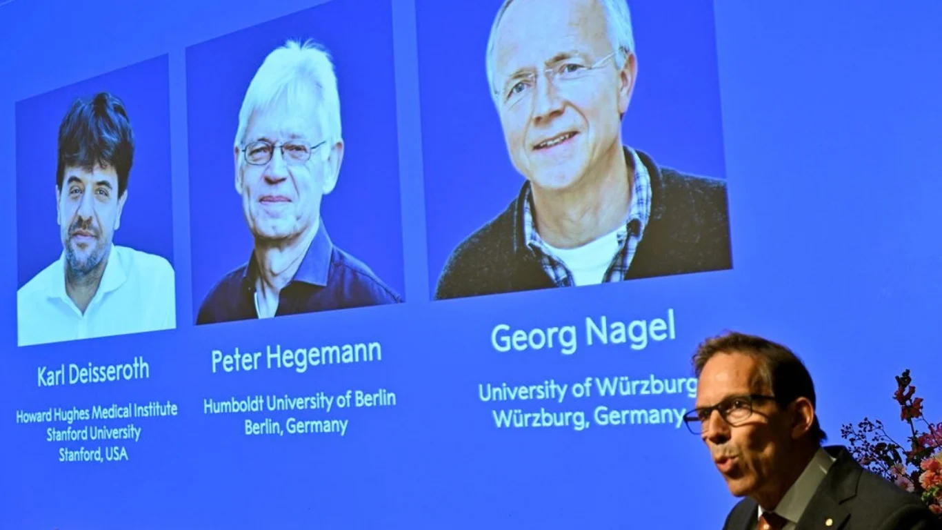 Can Light Control the Brain? How a Tiny Algae-Inspired Discovery Won the Nobel Prize