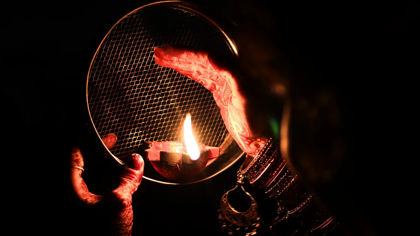 When Is Karva Chauth 2026? Date, Moonrise Time, Puja Muhurat and Rituals
